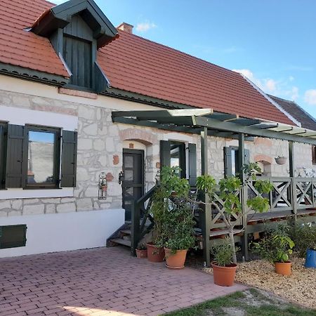 Kofejto Haza Villa Fertőrákos Екстериор снимка