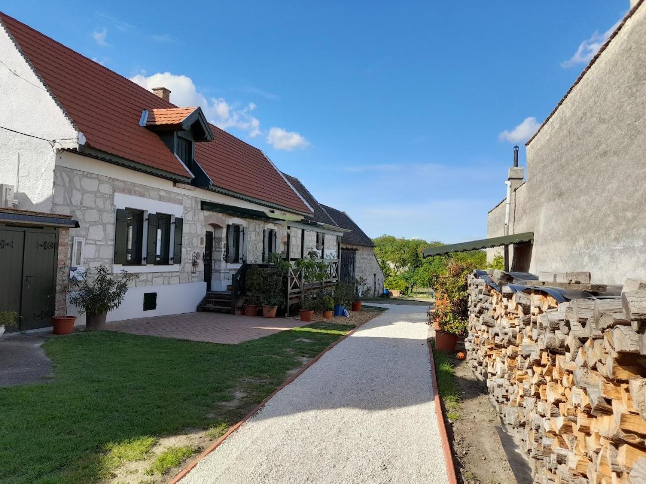 Kofejto Haza Villa Fertőrákos Екстериор снимка
